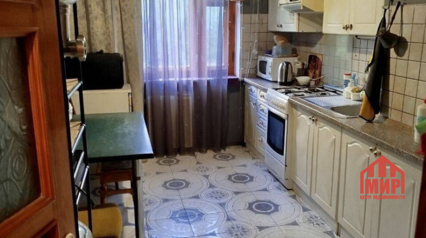 Трёхкомнатная квартира — Фото 8